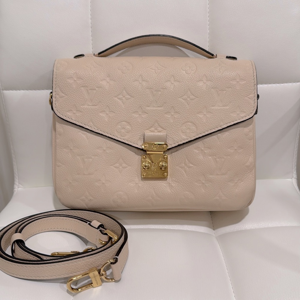 Louis Vuitton Metis Emptiente Leather Cream with gold hardware